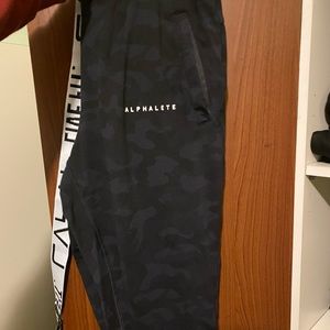 Alphalete Black Camo Men’s Joggers Medium